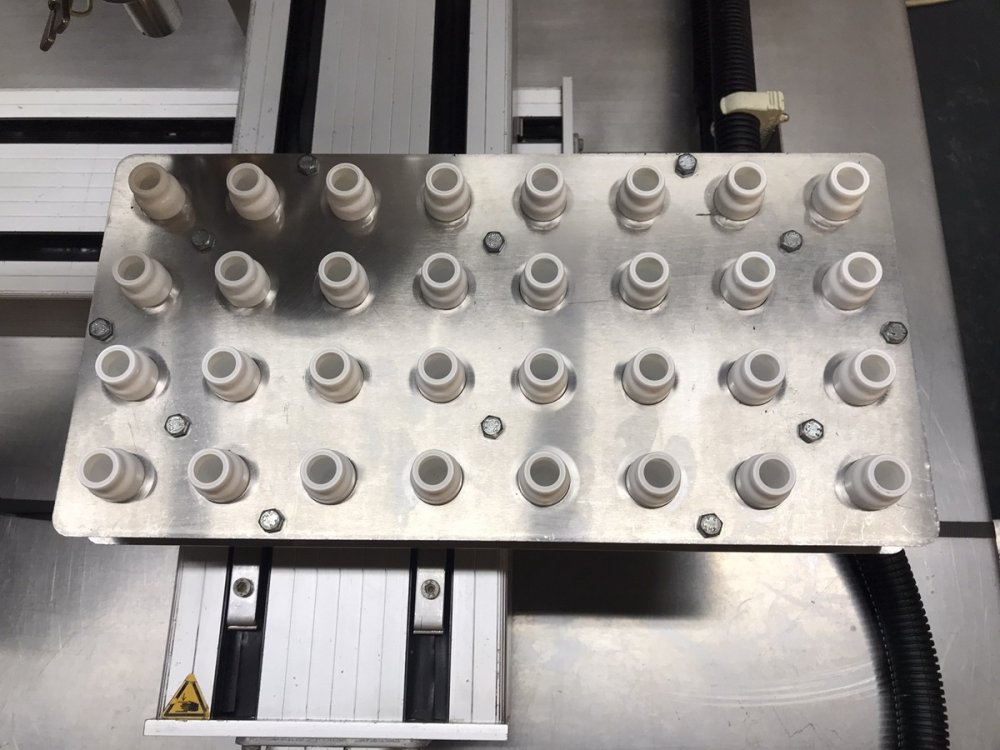 OPTIMA SD 1 1-stelliger Schneckendosierfüller mit Kreuztisch