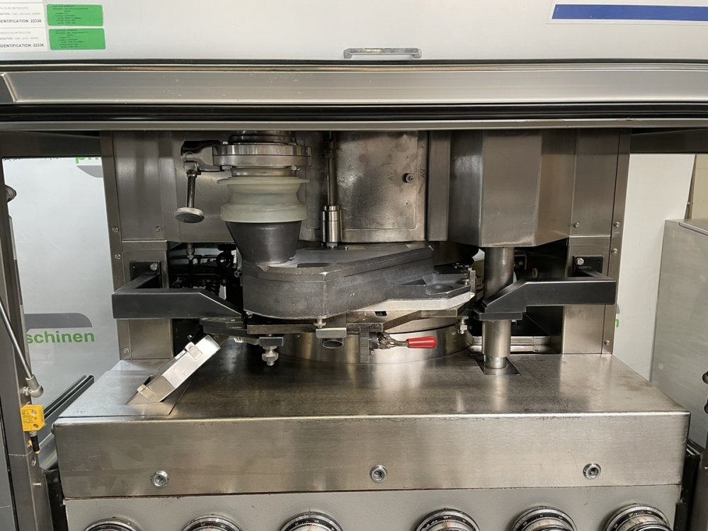 FETTE P 3102 EU-B 45 Estaciones Prensa de comprimidos de doble capa y ciclo continuo