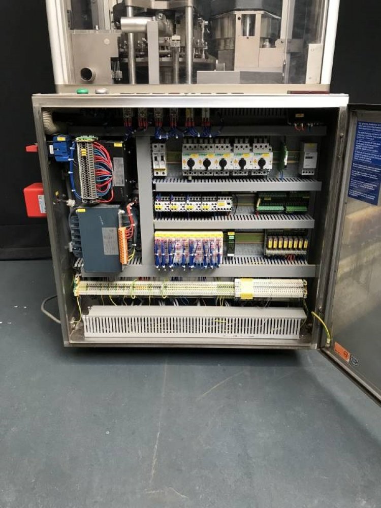 BOSCH GKF 700 S Llenadora de cápsulas para polvo