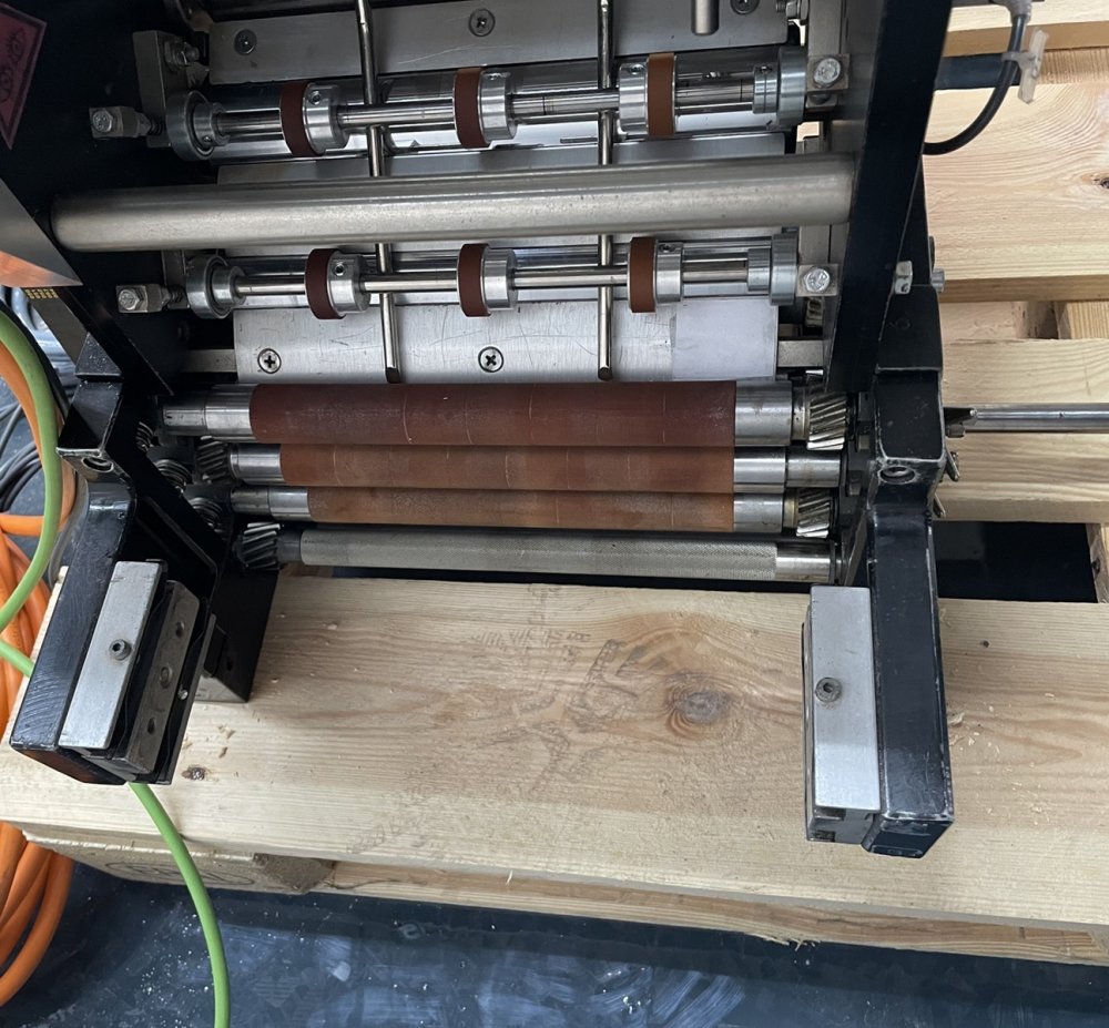 GUK RS 21/070 Máquina plegadora de rodillos