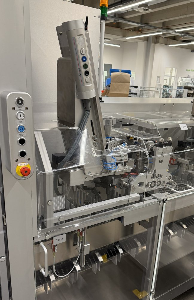 UHLMANN UPS 5 - C 2156 Blister- und Kartonierlinie für Pens, Spritzen o. Vials