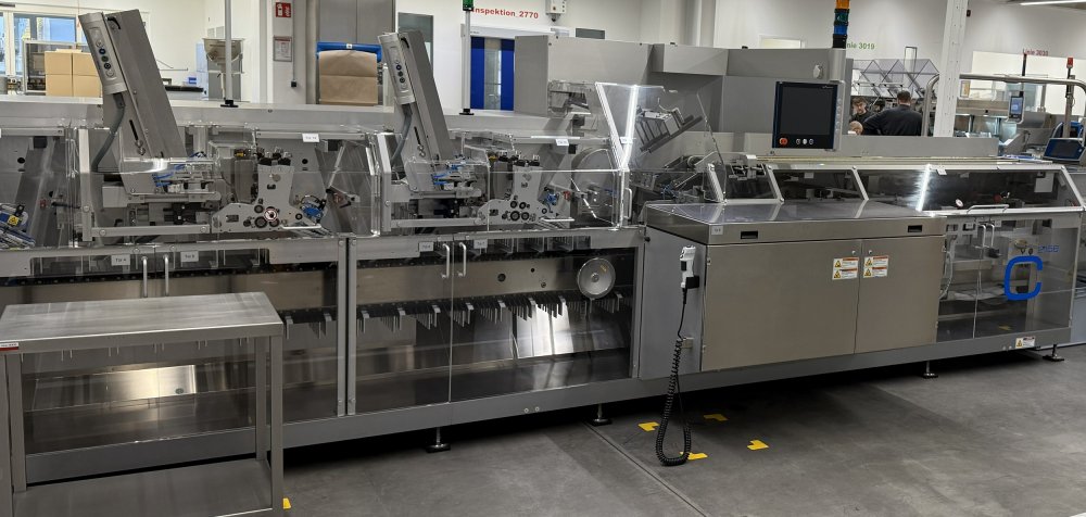 UHLMANN UPS 5 - C 2156 Blister- und Kartonierlinie für Pens, Spritzen o. Vials