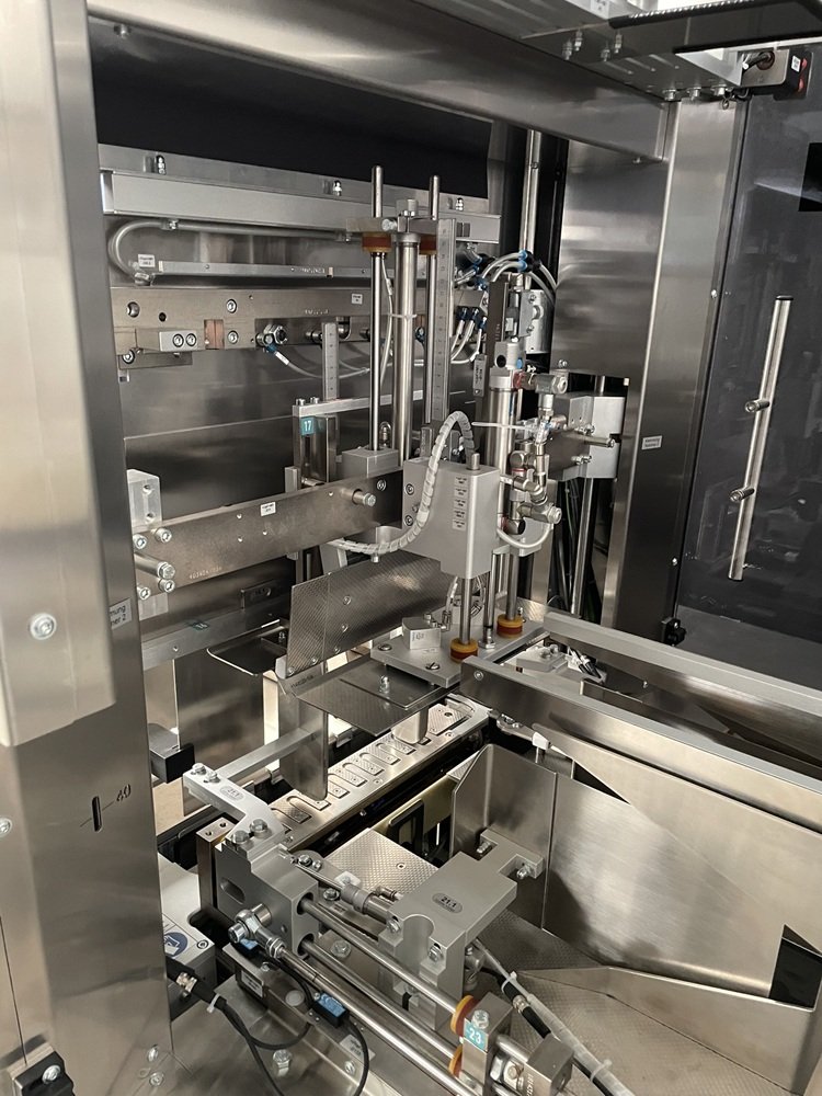 PESTER PEWOFOLD 2 cellophaneuse avec groupeuse PEWO-COLLECT