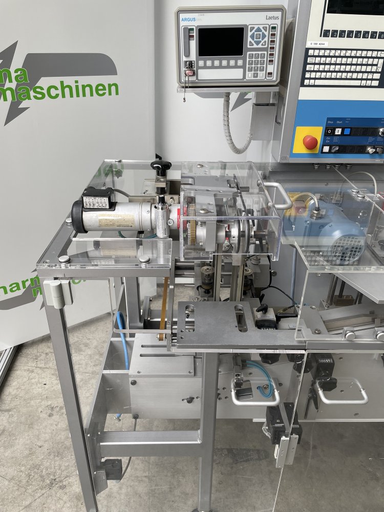 UHLMANN C 130 Encajadora con alimentador de blísteres