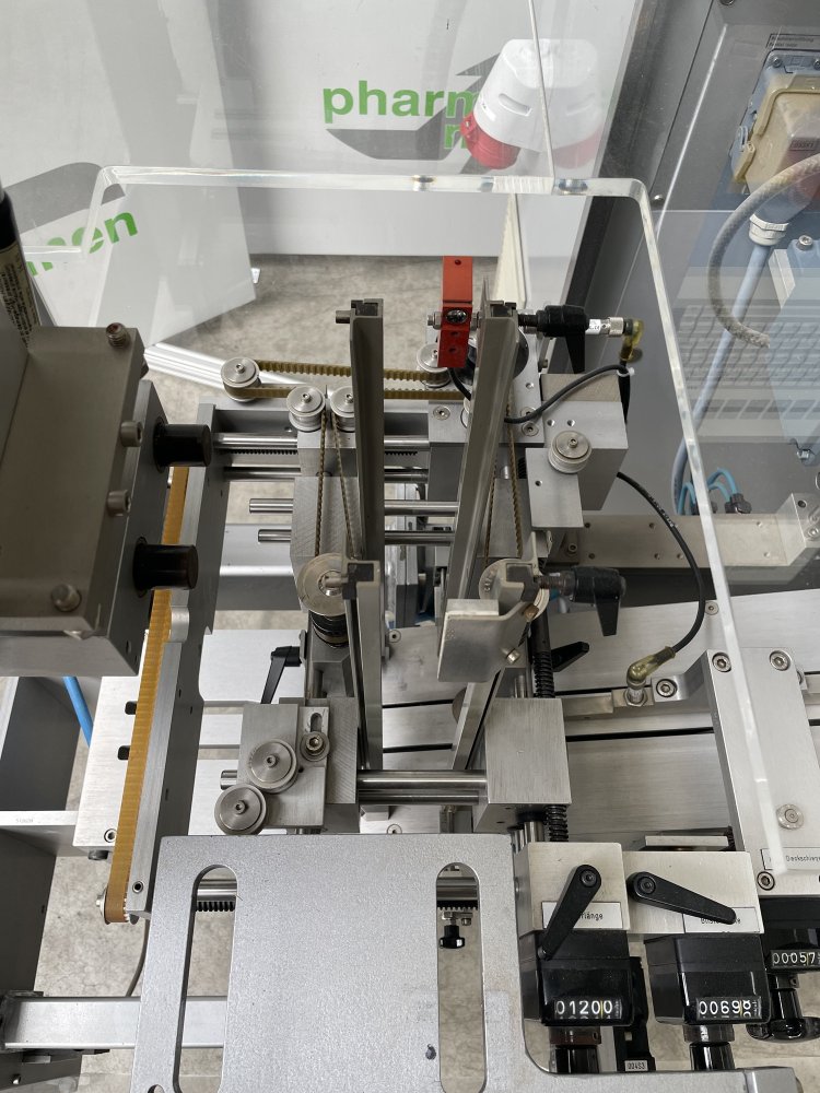 UHLMANN C 130 Encajadora con alimentador de blísteres