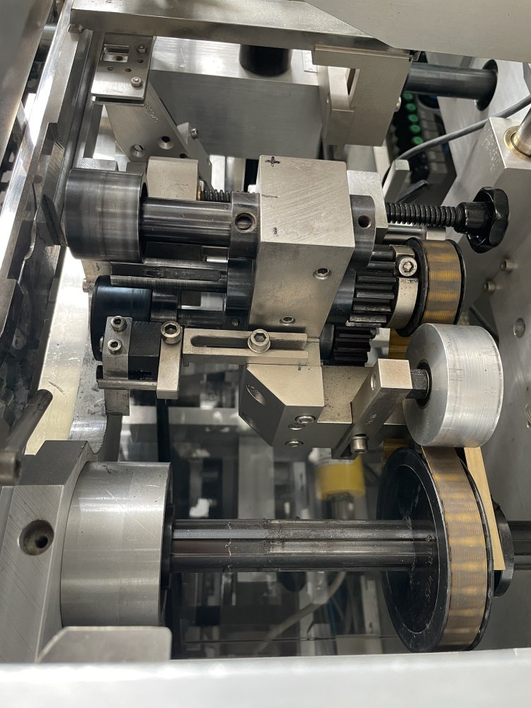 UHLMANN C 130 Encajadora con alimentador de blísteres