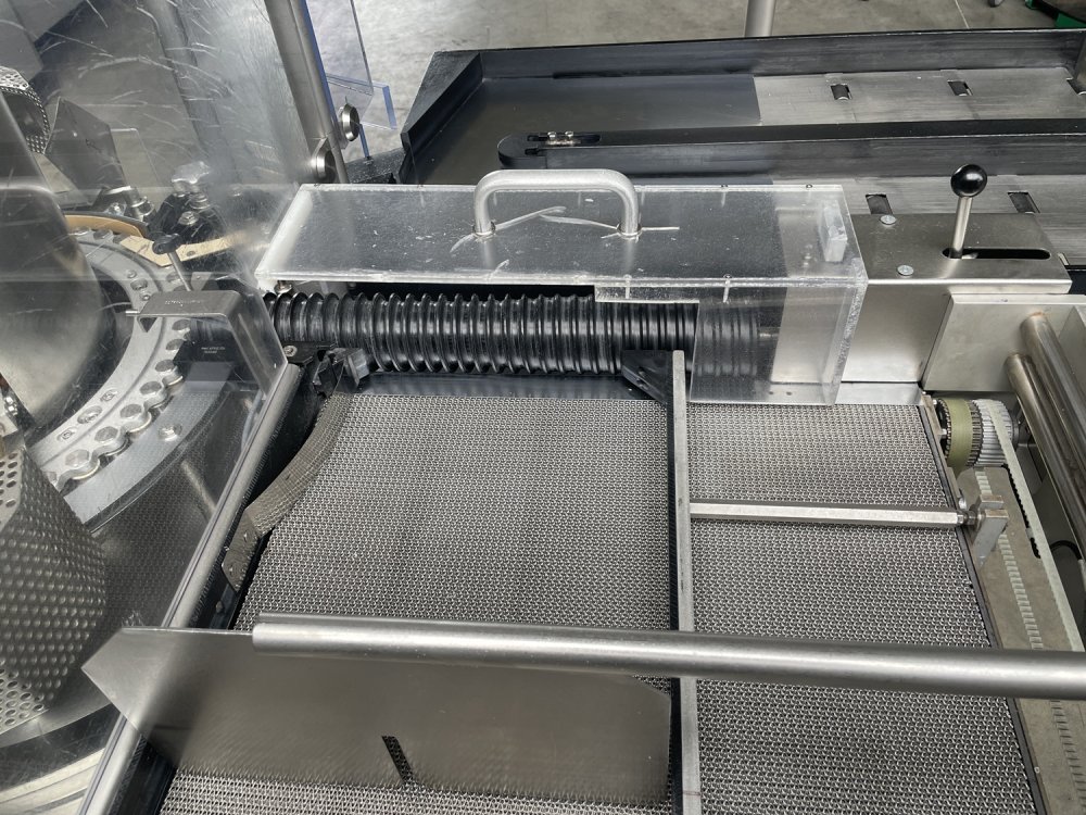 BAUSCH + STRÖBEL AFV 4015 Ampoule Filling-/Closing Machine