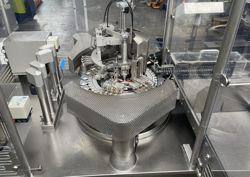 BAUSCH + STRÖBEL AFV 4015 Ampoule Filling-/Closing Machine