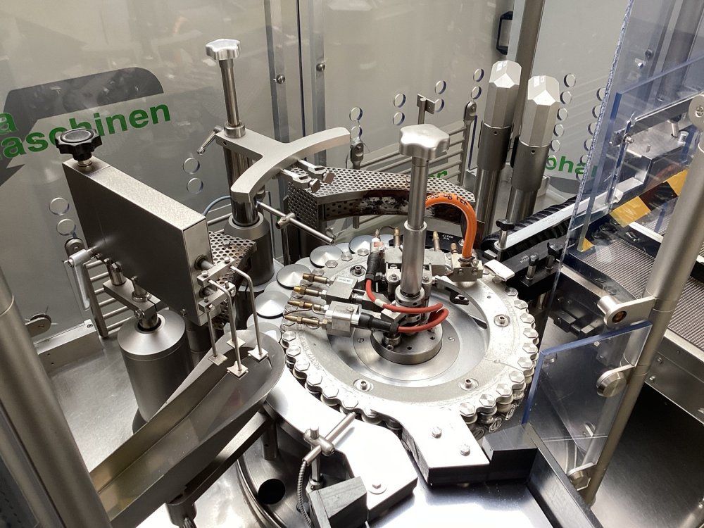 BAUSCH + STRÖBEL AFV 2010 Ampoule Filling- and Closing Machine