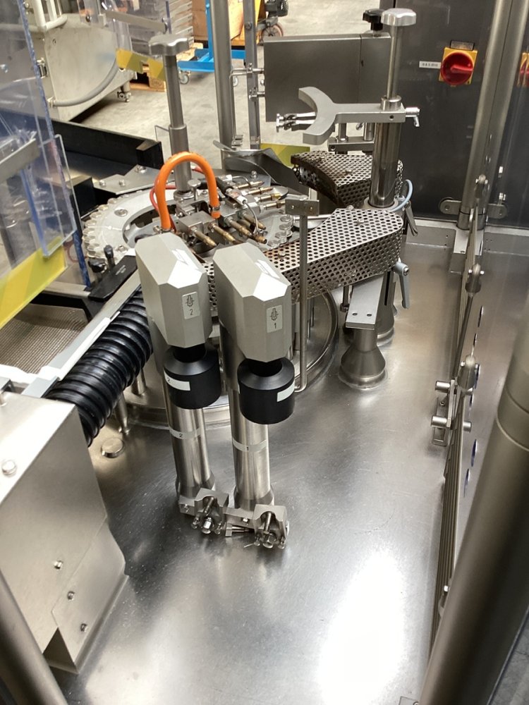 BAUSCH + STRÖBEL AFV 2010 Ampoule Filling- and Closing Machine