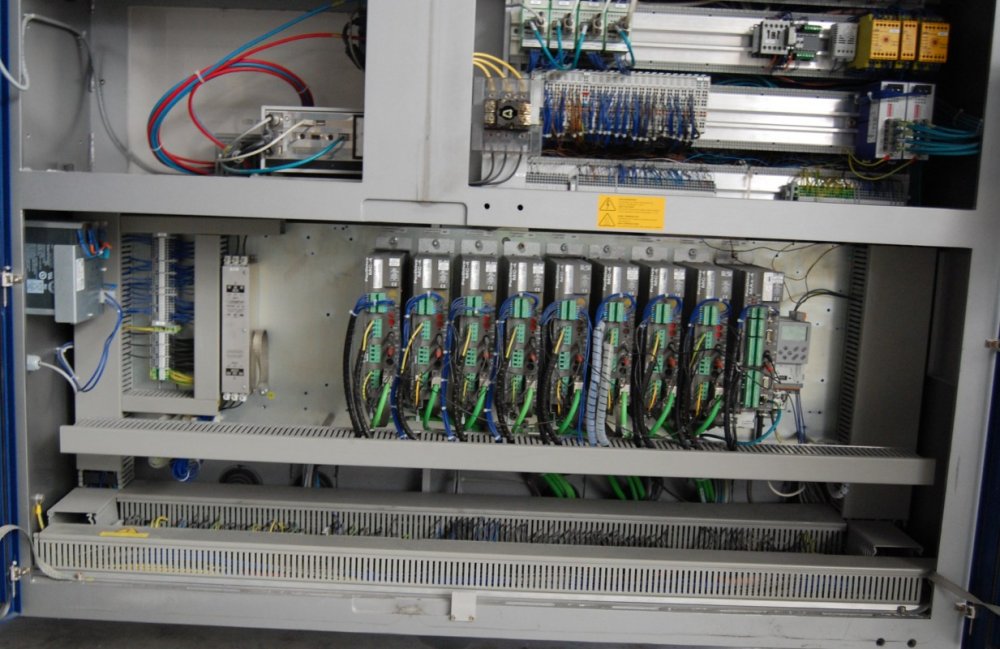 UHLMANN C 2155 Encajadora con alimentador de blísteres