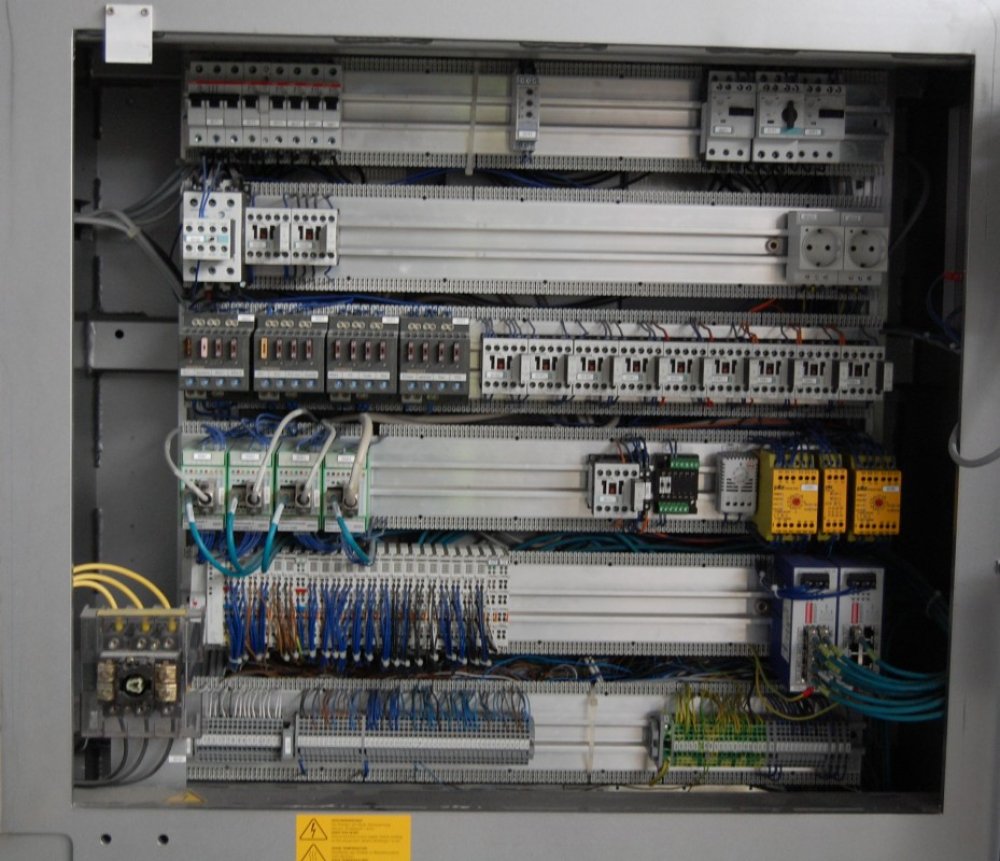 UHLMANN C 2155 Encajadora con alimentador de blísteres