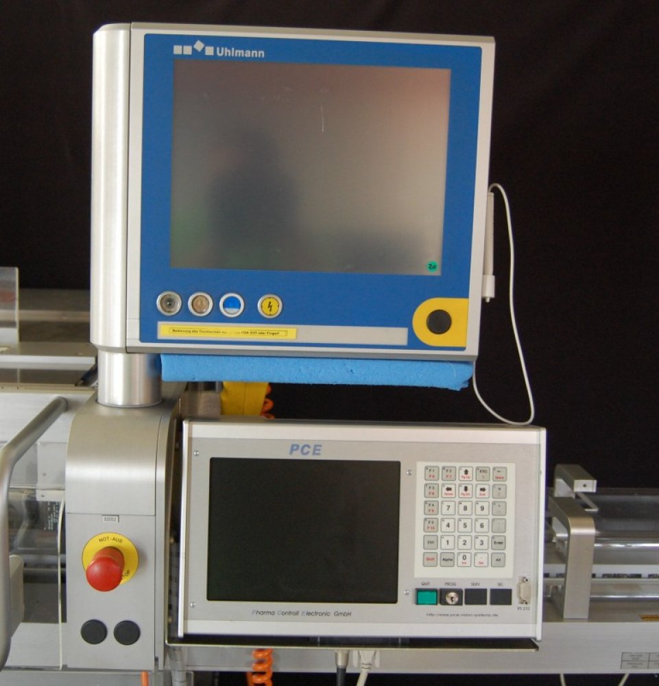UHLMANN C 2155 Encajadora con alimentador de blísteres