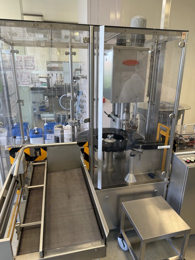 BAUSCH + STRÖBEL KSF 1020 Füll- und Kappenverschraubmaschine für Liquida