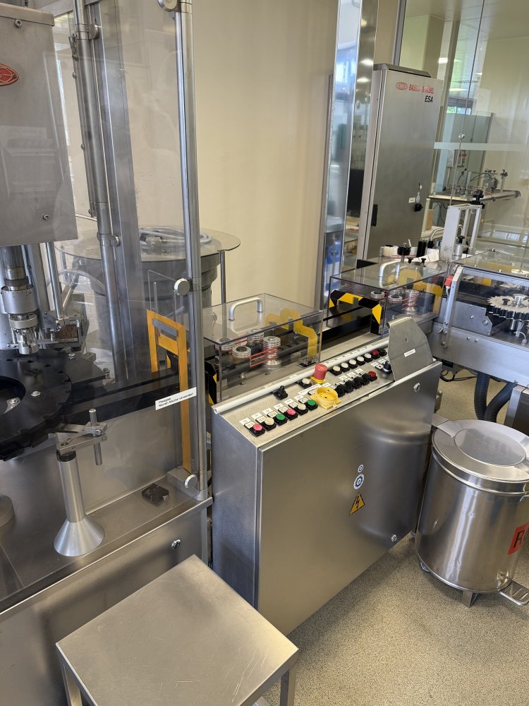 BAUSCH + STRÖBEL KSF 1020 Füll- und Kappenverschraubmaschine für Liquida